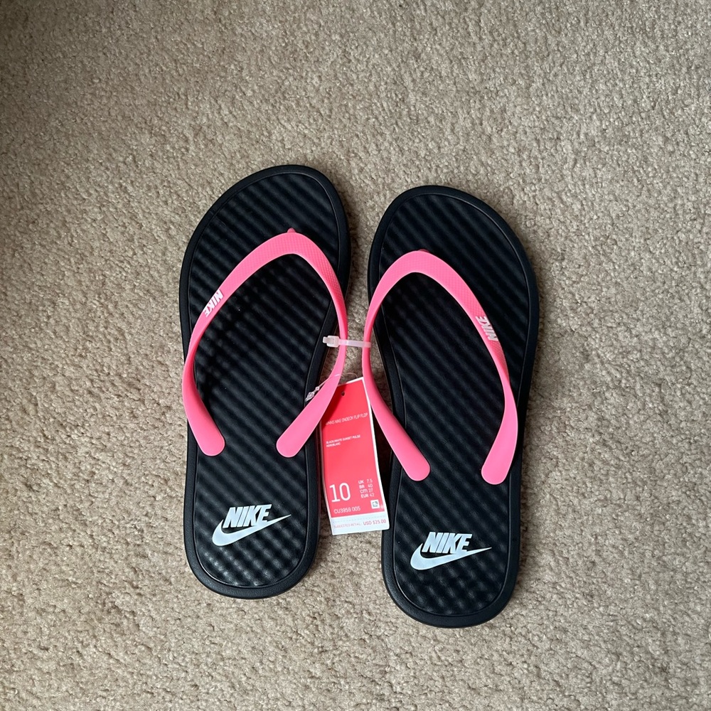 BRAND NEW Nike black and pink flip flops